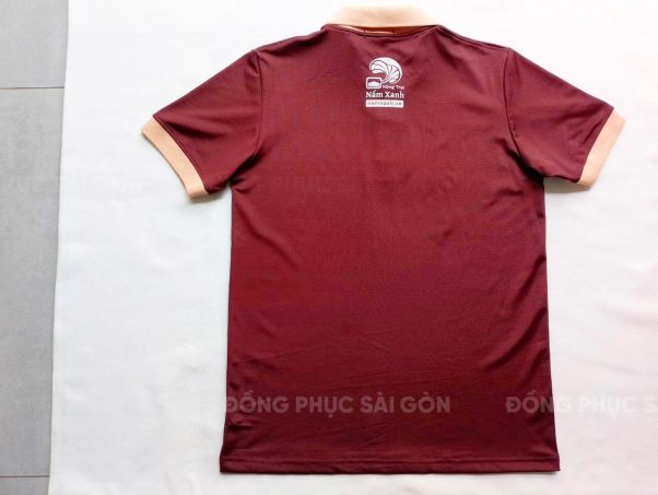 Áo Thun Đồng Phục Cổ Trụ Xu Hướng Thời Trang Công Sở Hiện Nay